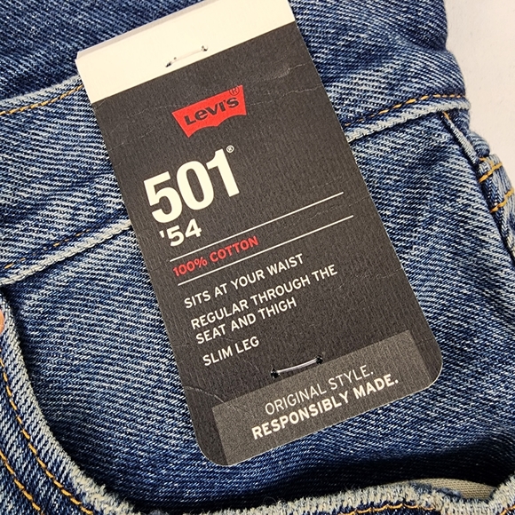 Levis 501 Womens Distressed Button Fly Slim Leg High Rise Stud Accents 32x30 NWT - Picture 4 of 16